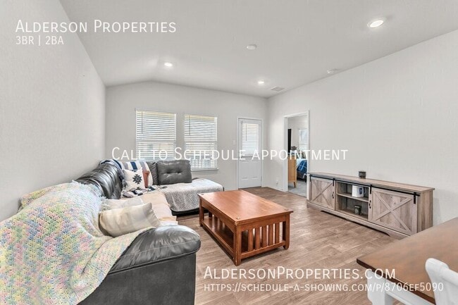 Building Photo - 4410 Lake Ritter St