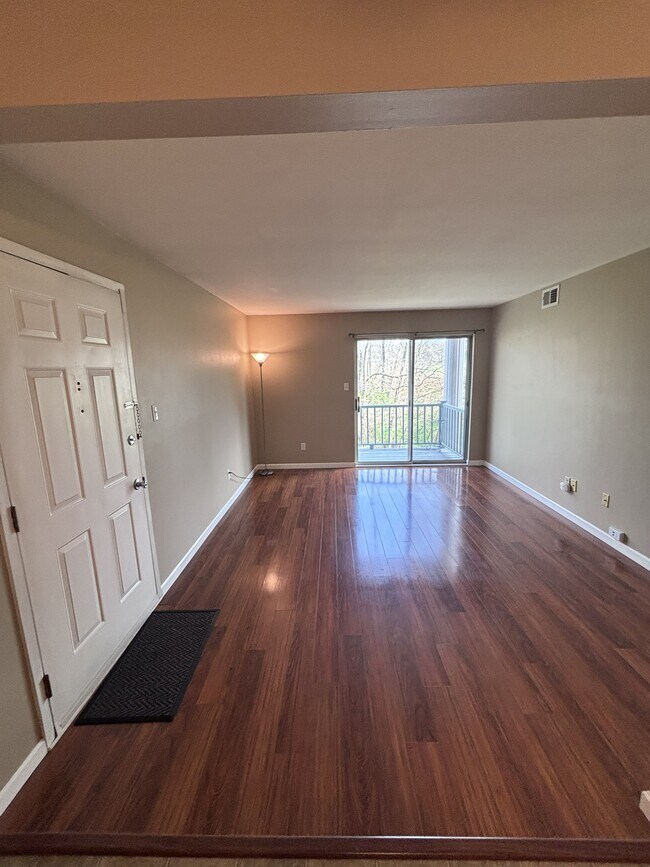 Foto del edificio - 7519 Triwoods Dr