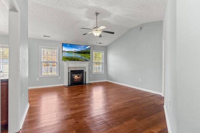 Foto del edificio - 2842 Weathersby Dr