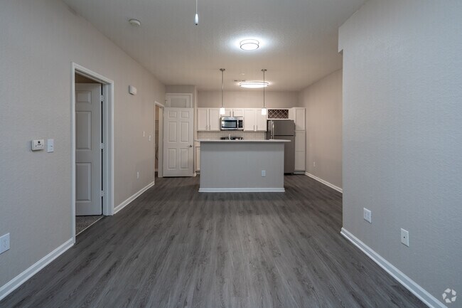 1HAB, 1BA - 741SF - Sala de estar - Discovery at Mountain View - NEW