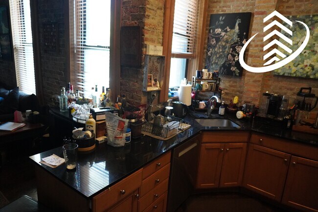 Foto del edificio - 1061 W Madison St