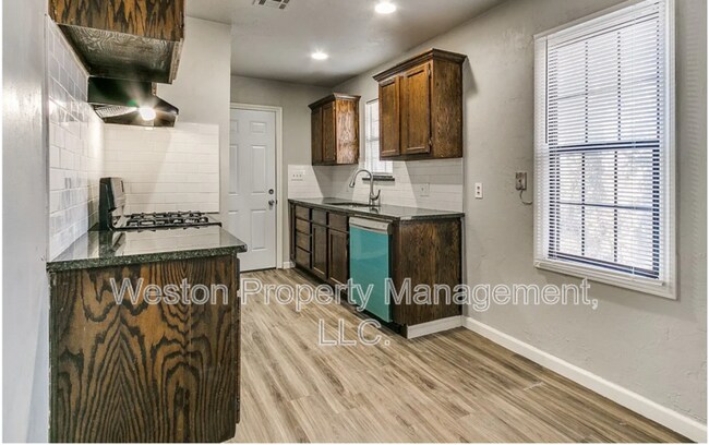 Foto del edificio - 1209 NE 43rd St