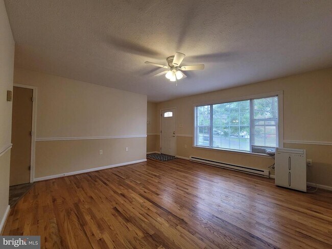 Building Photo - 113 Warren Cir