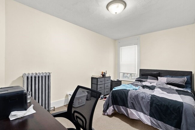 Photo - 1.5 BD 1st floor Brighton Center Apartment
