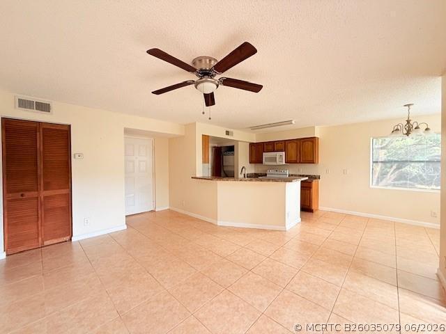 Foto del edificio - 9999 Summerbreeze Dr