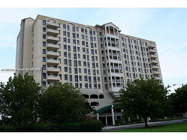 Foto principal - 2351 Douglas Rd