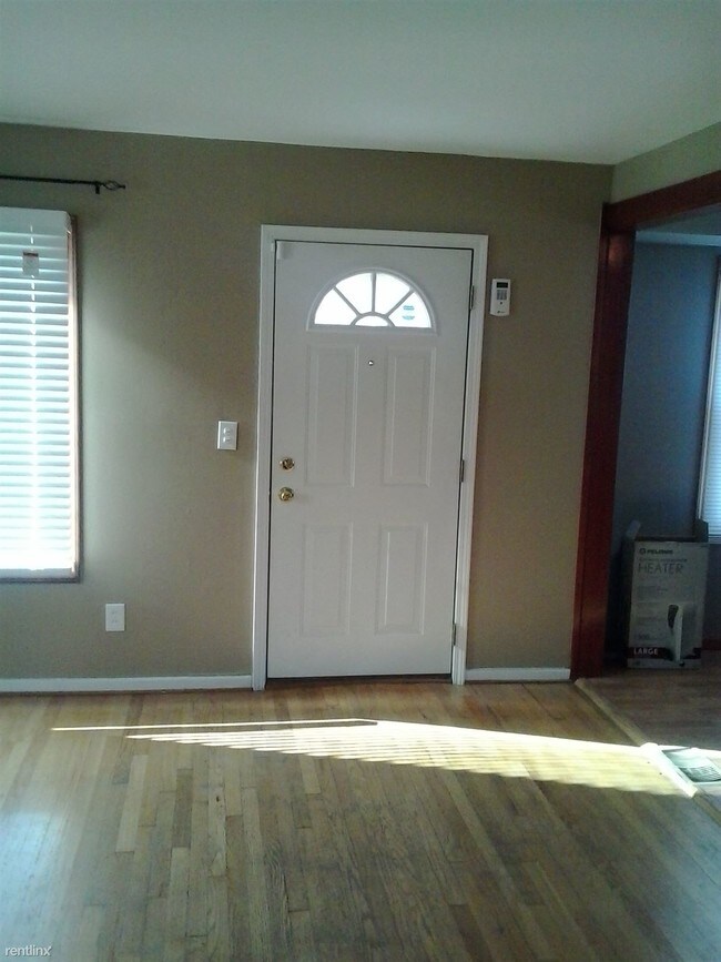 Building Photo - 2 br, 1.5 bath House - 3186 Bacon Ave