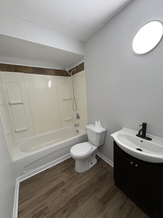 Photo du bâtiment - 1683 NS-242