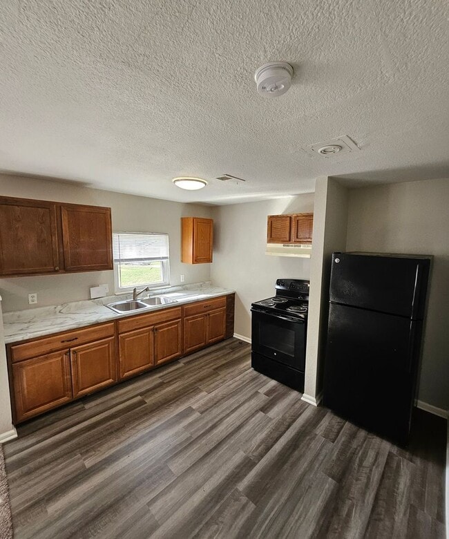 Foto del edificio - Modern Makeover in KCMO — Renovated, Pet-F...