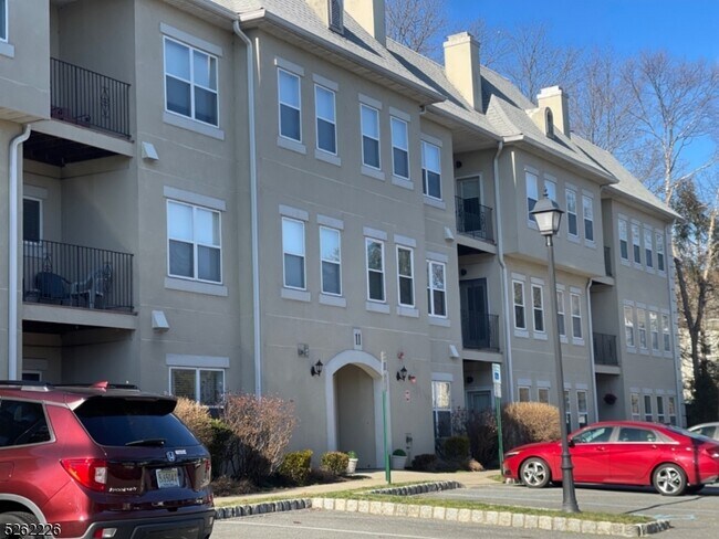 Building Photo - 1120 Brittany Dr