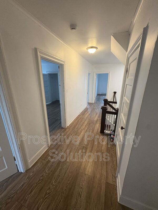 Building Photo - 415 S Main Ave