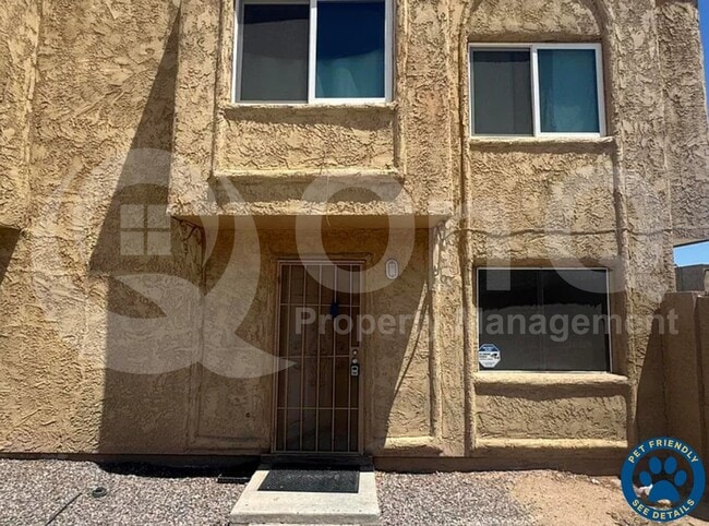 Photo - 4462 E Pueblo Ave Apartment