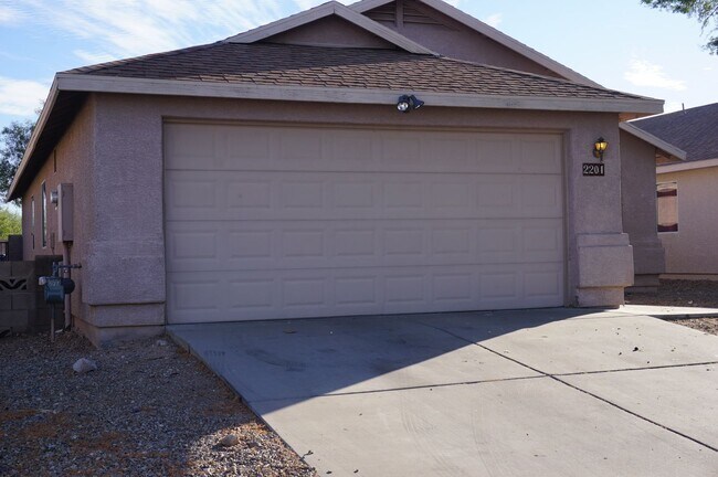 Building Photo - Popular Location, 3Bdm 2Ba Home
