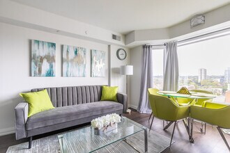 Building Photo - 20 Hazelton Ave