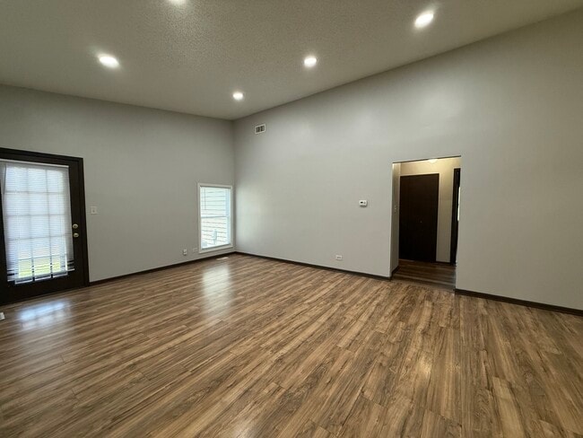 Building Photo - 547 Fessler Ave