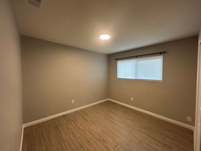 Building Photo - 900LaVida