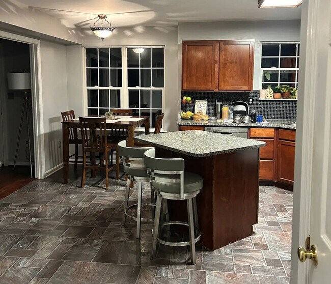 Foto del edificio - 13015 Skyview Ln