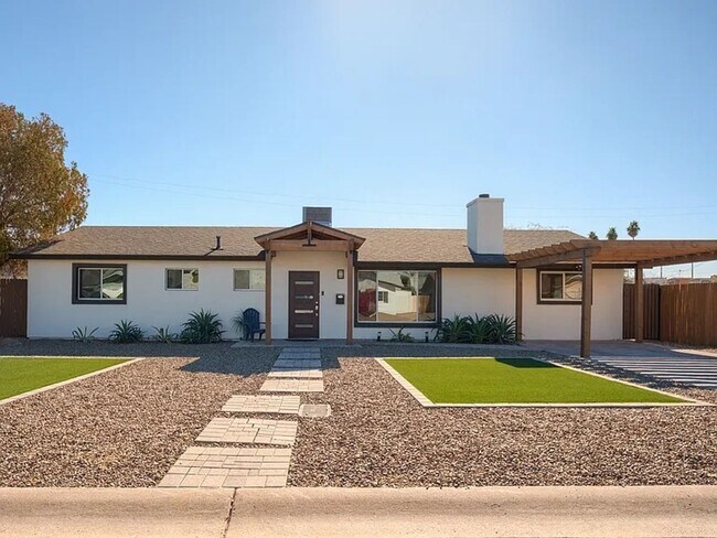Building Photo - Welcome to Your 4BR Dream Home in the Hear...