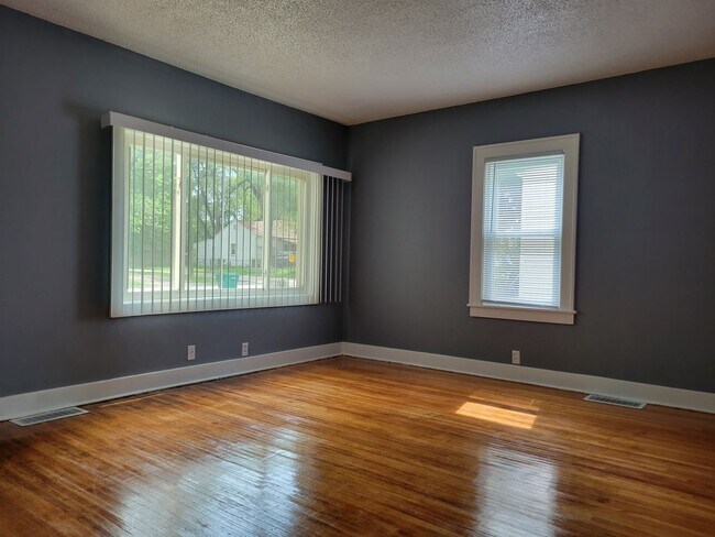 Building Photo - Jerome Gem: 3 Bed/1 Bath House with Hardwo...