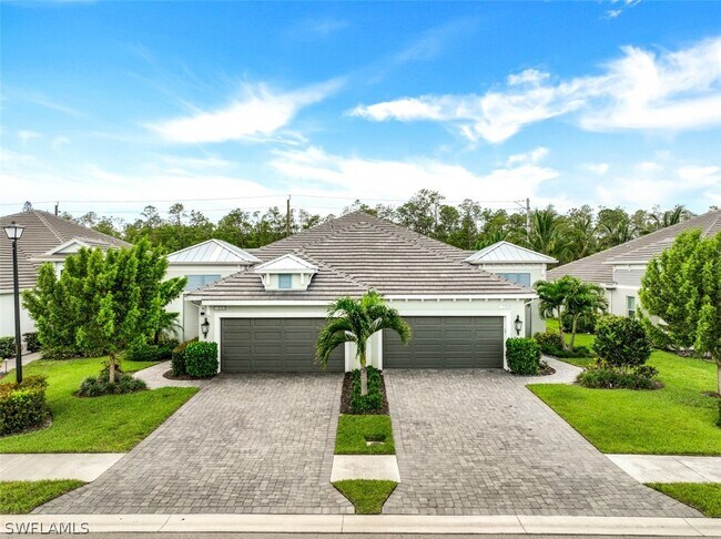 Building Photo - 2313 Ariane Dr