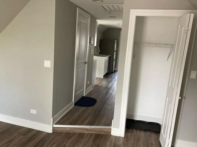 Building Photo - 2914 N Allen Ave