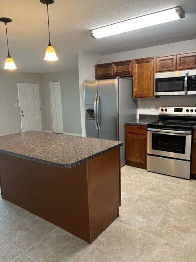 Foto del edificio - Must See! Renovated 3/2 Block Home Close To River! Water and Lawn Care Included