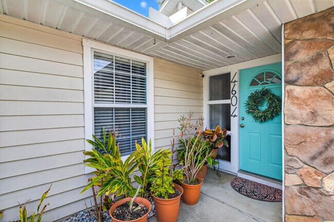 Foto del edificio - 4604 NW 44th Pl