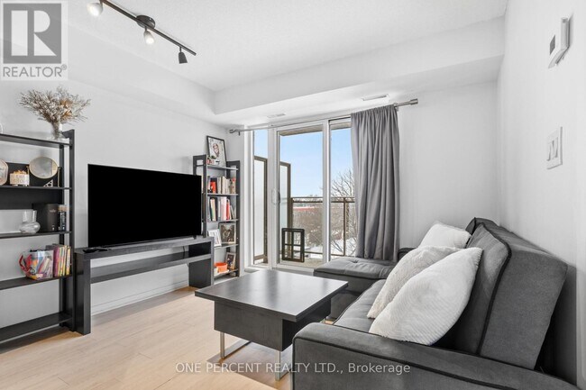 Photo du bâtiment - 801 Sheppard Ave W