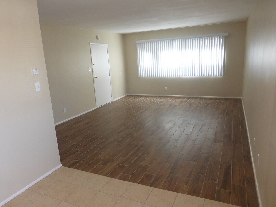Livingroom - 4443 W 130th St