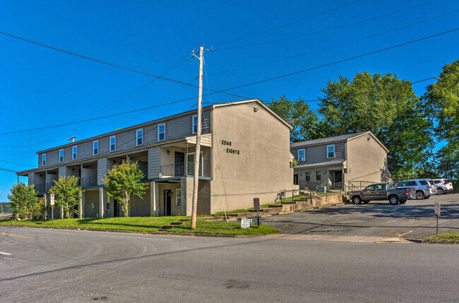 Foto del edificio - 4021 W 8th St