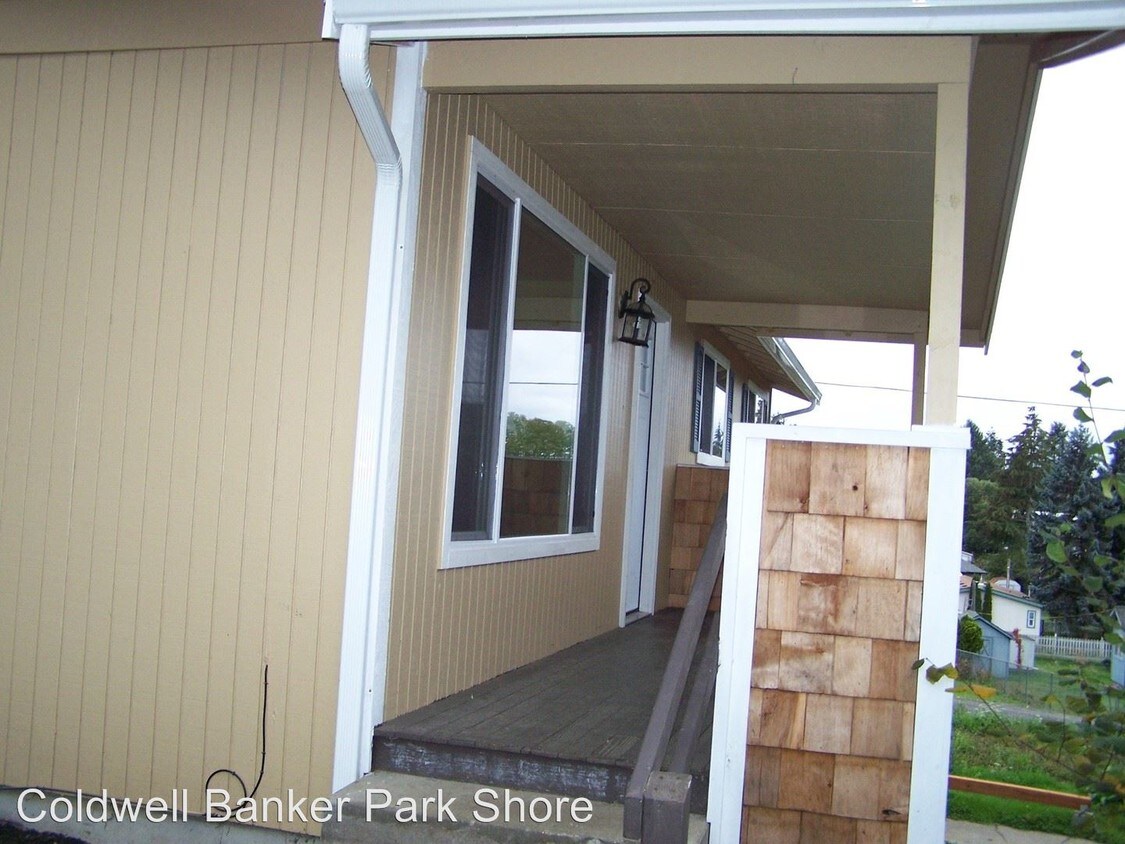 1702 Holman St, Shelton, WA 98584 Room for Rent in Shelton, WA