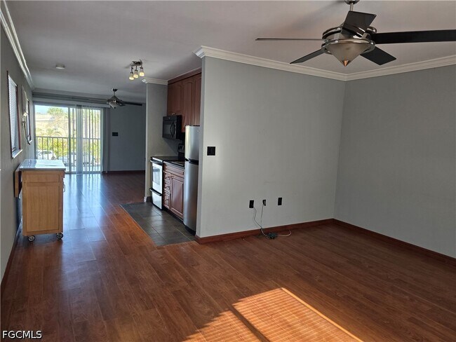 Foto del edificio - 8162 Country Rd
