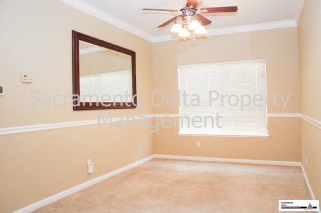 Foto del edificio - 9424 Cedarview Way