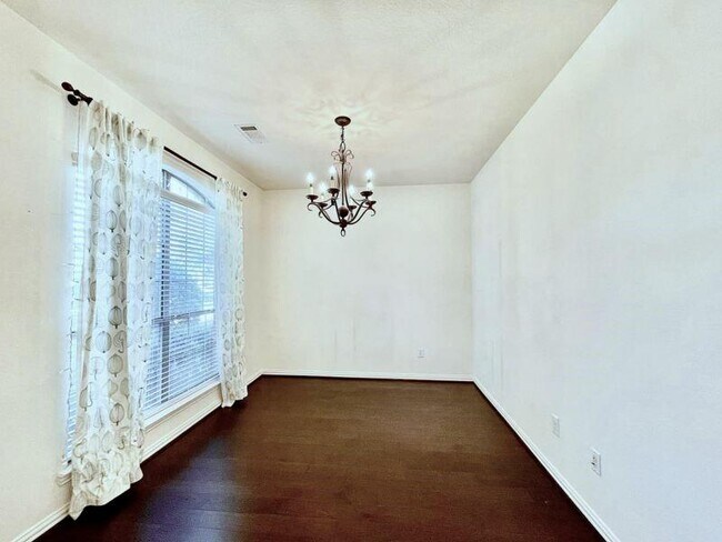 Foto del edificio - 5530 Baby Blue Ln