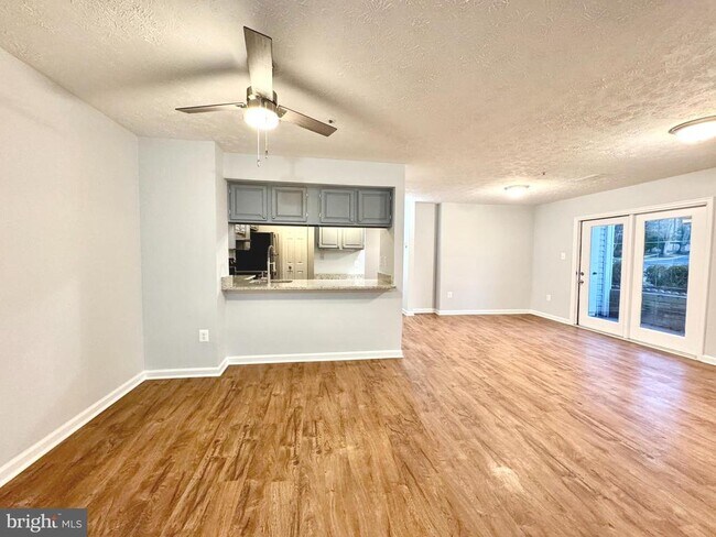 Foto del edificio - 12201 St Peter Ct