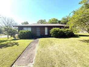 Building Photo - 5190 Greensboro Dr