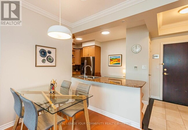 Building Photo - 28 William Carson Crescent