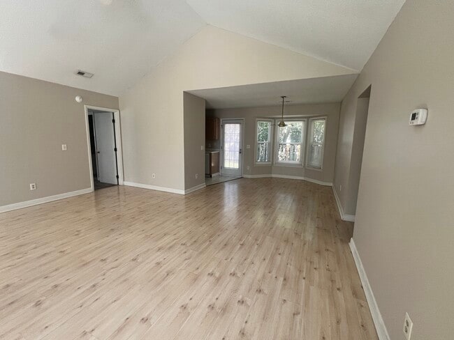 Building Photo - 4415 Bridgeport Dr