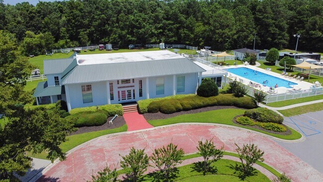 Foto del edificio - 408 Celtic Ash St