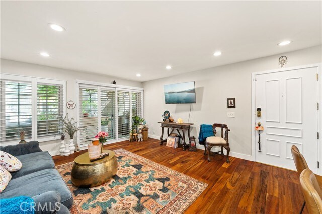 Building Photo - 3860 Amberly Dr