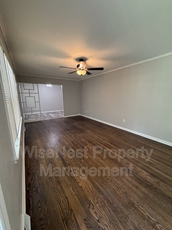 Building Photo - 2725 N 47th Terrace