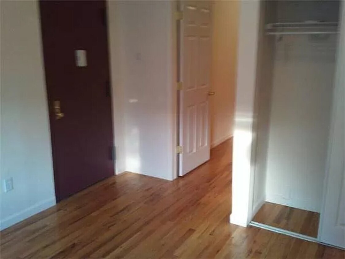 Foto del edificio - 3273 48th St