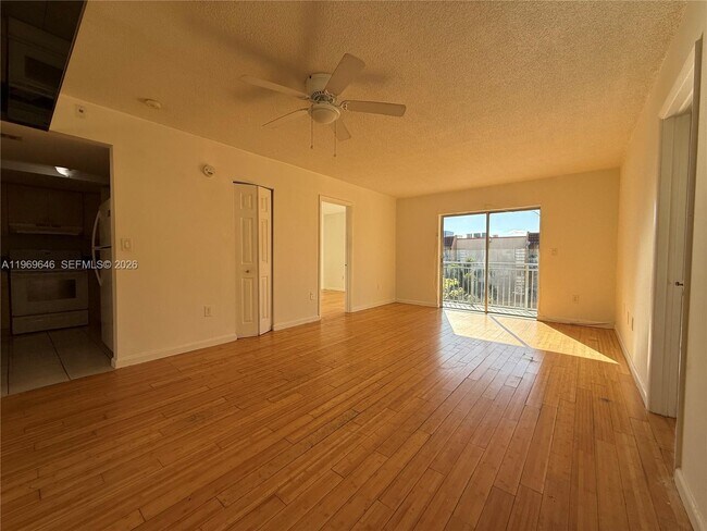 Foto del edificio - 4845 NW 7th St