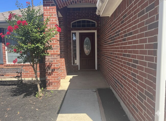 Building Photo - 19018 Piney Way Dr