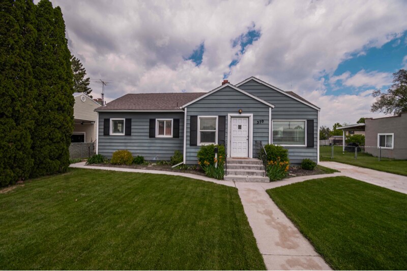 Foto principal - 370 W Main St