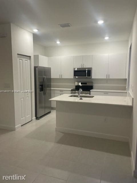 Building Photo - 3 br, 2.5 bath House - 28985 SW 162nd Ct