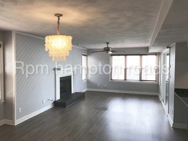 Building Photo - 1059 Little Bay Ave
