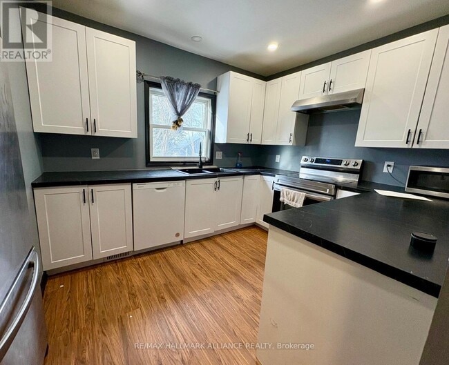 Building Photo - 5815 Dorchester Rd