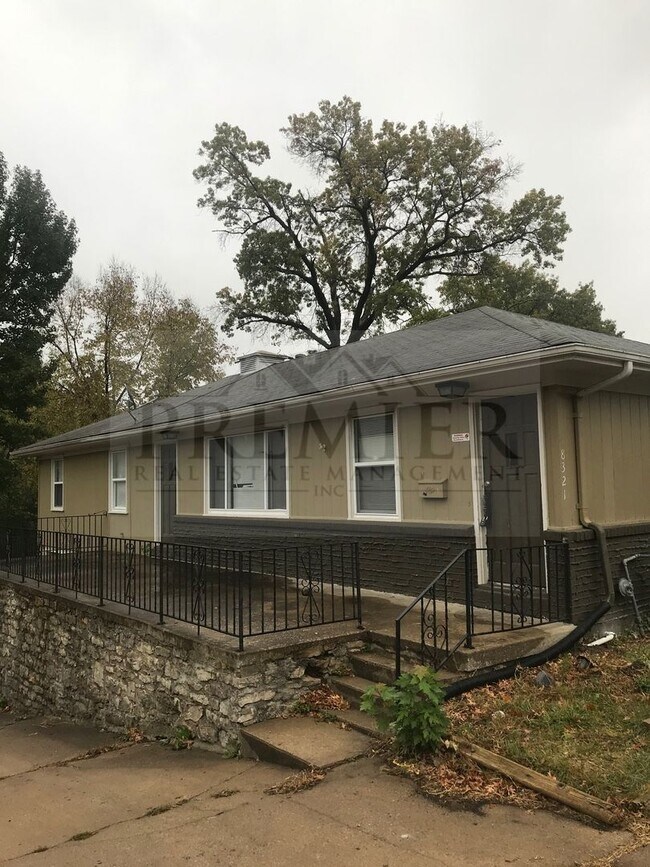 Foto del edificio - 8321 Holmes Rd