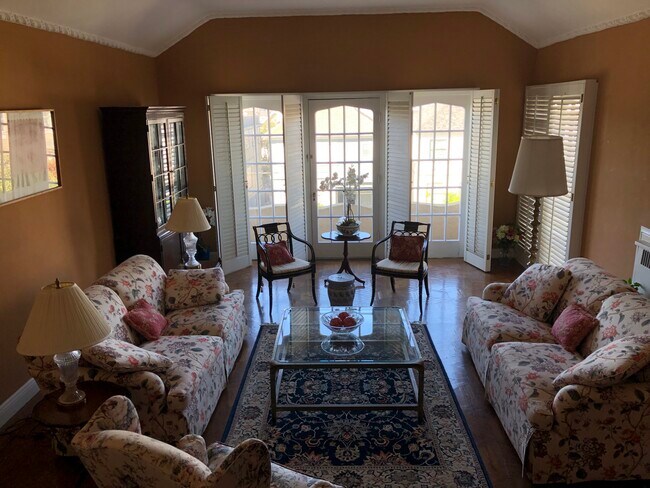 Living Room - 62 Parker Ave